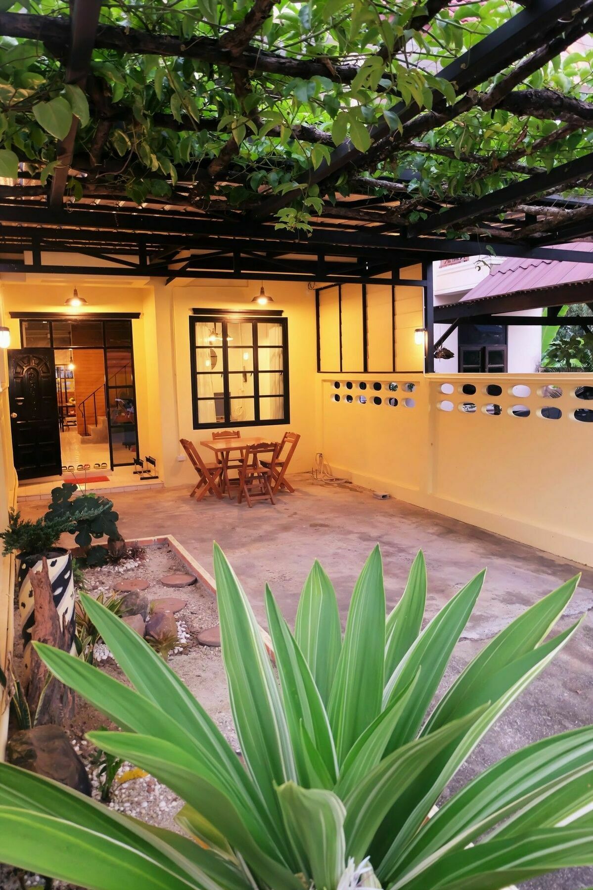 Nanrada Hometel Krabi town Extérieur photo