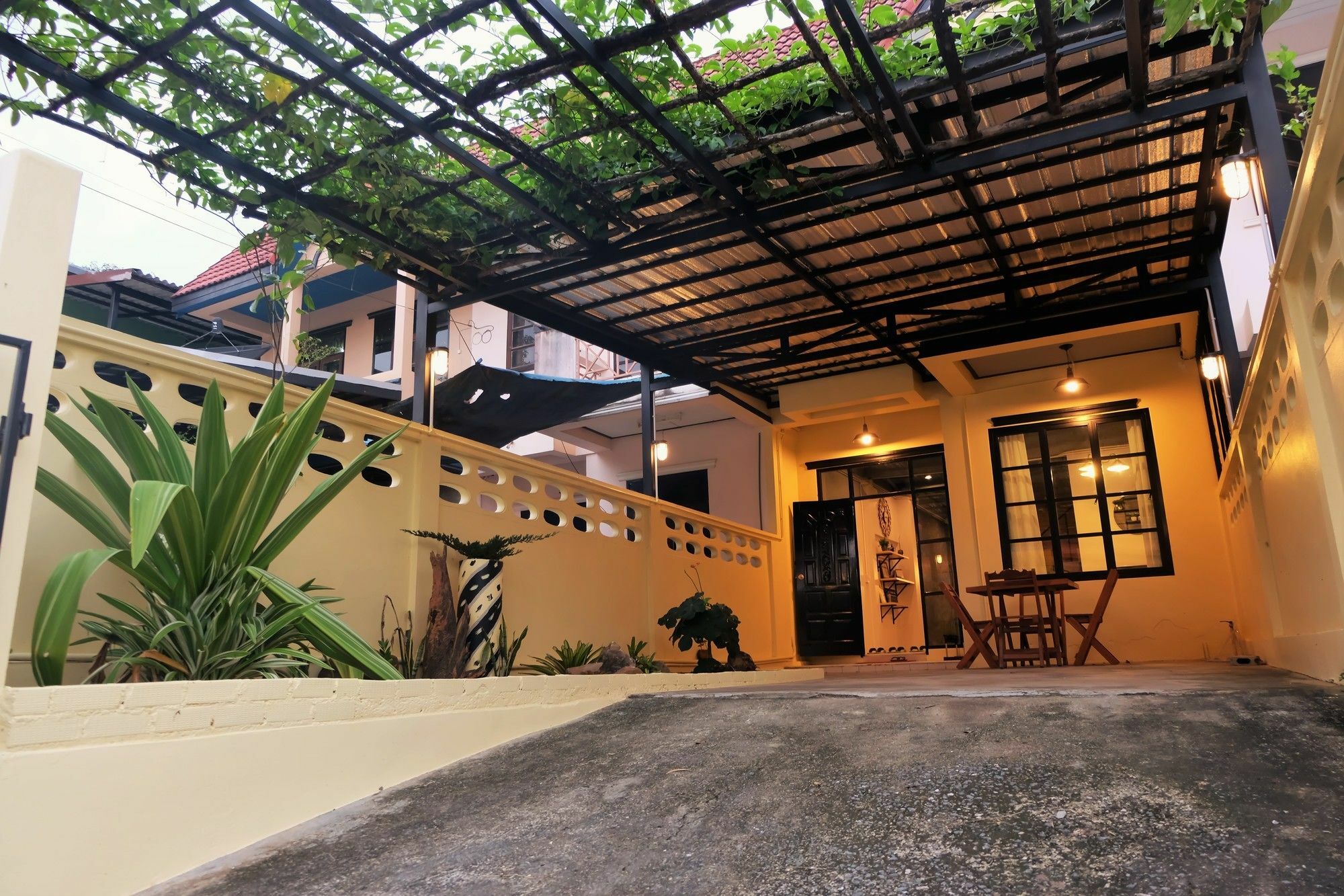 Nanrada Hometel Krabi town Extérieur photo